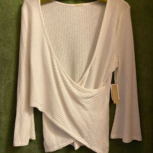 Urbanology Women’s Ivory Knit Top, size 2XL. (S 02)